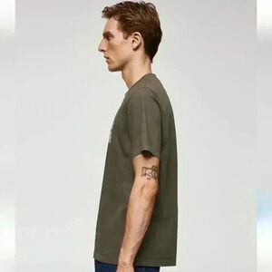 Men's Cotton Brand T-shirt - size Medium